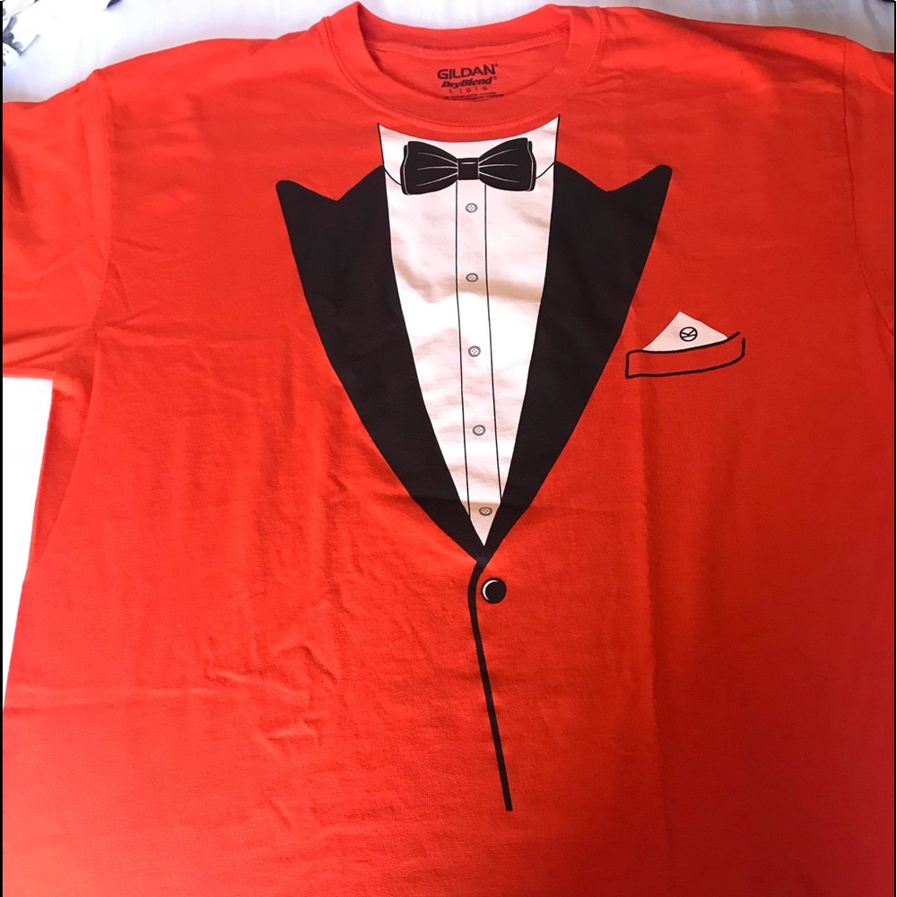 COPY - Kingsmen Golden Circle orange T-shirt. Com…